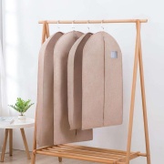 JESMARY - Độ Bền Vượt Trội Của Lớp Vải Chuyên Dụng Làm Túi Bọc Quần Áo Khách Sạn